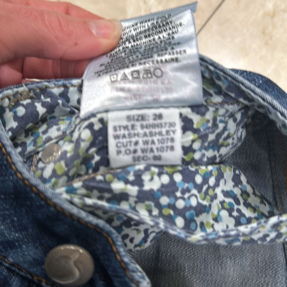 Joe’s jeans. Size 28. Fit is honey. - Picture 3 of 4
